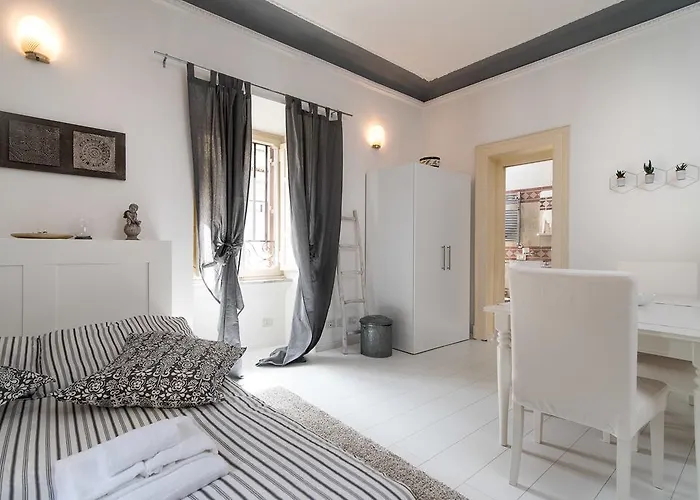 White Borgo Apartment *